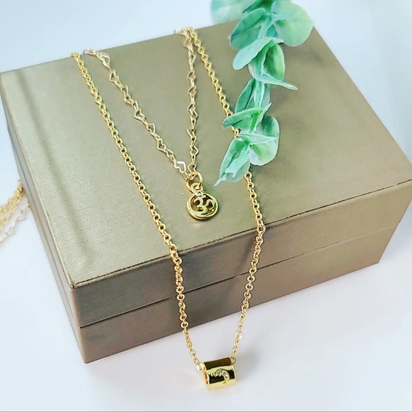 Zirconia Moon Om necklace - Picture 2 of 4